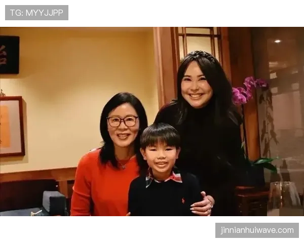 小区门口遇到郎平——穿得随意但那买菜袋散发着贵气,普通人瞬间尴尬 小区门口遇到郎平——穿得随意但那买菜袋散发着贵气,普通人瞬间尴尬